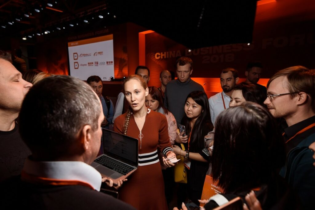 Ashley Dudarenok at an event about word of mouth marketing