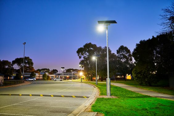 solar power light pole