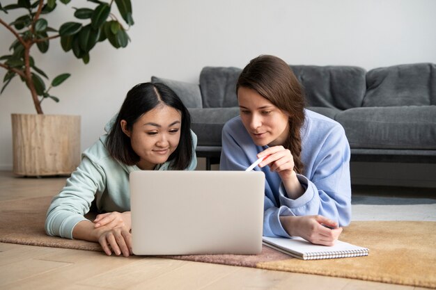 The Pros and Cons of Online Parenting Workshops
