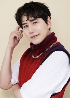 This contain an image of Kyuhyun - Super Junior