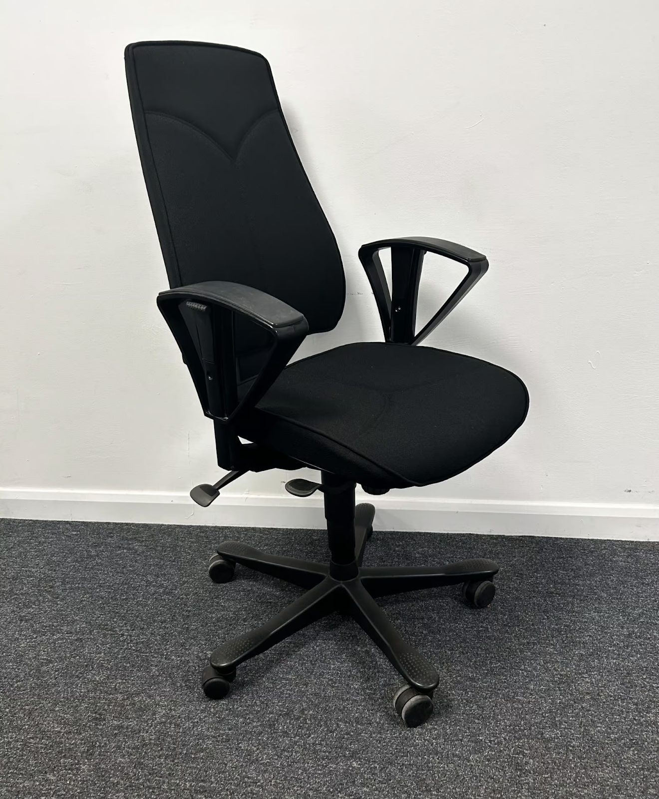 How to Choose the Right Office Chair 