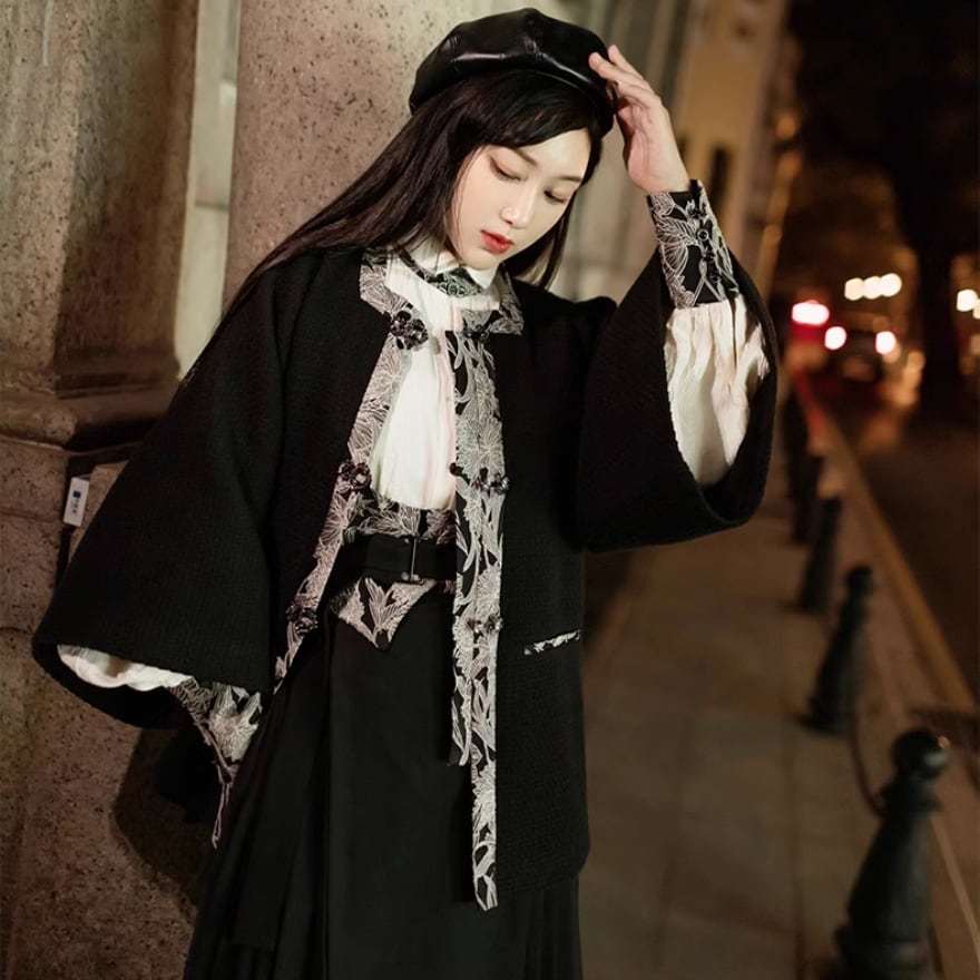 40代女性におすすめなワイドなハーフスリーブのコート