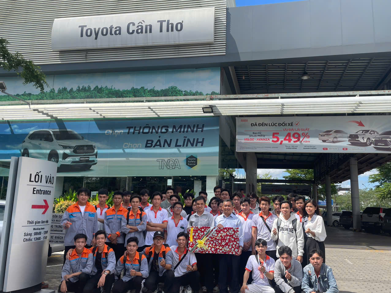 Chuyến tham quan thực tế tại Toyota Cần Thơ: Khơi nguồn cảm hứng nghề nghiệp cho sinh viên ngành Công nghệ ô tô