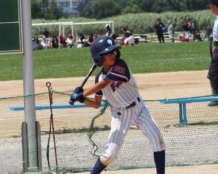 バットを振る野球選手

AI 生成コンテンツは誤りを含む可能性があります。