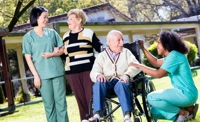 How Senior Home Care in Oakville Eases Everyday Challenges for Seniors