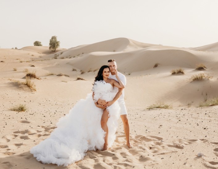 Dessert Photoshoot - Dubai Maternity Photoshoot Themes