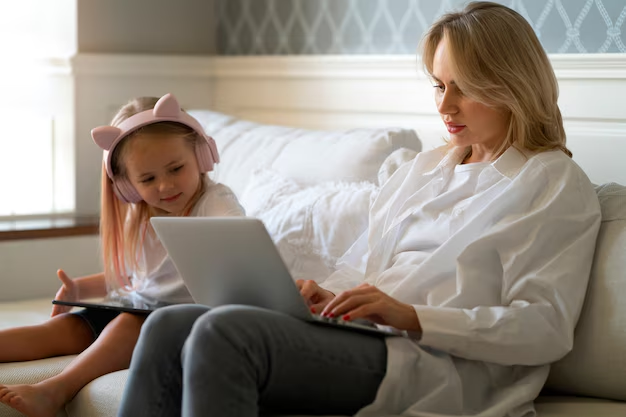 Mommy blogger with her daughter