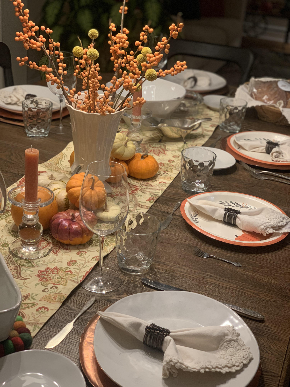 properly arranged dinner table arrangement