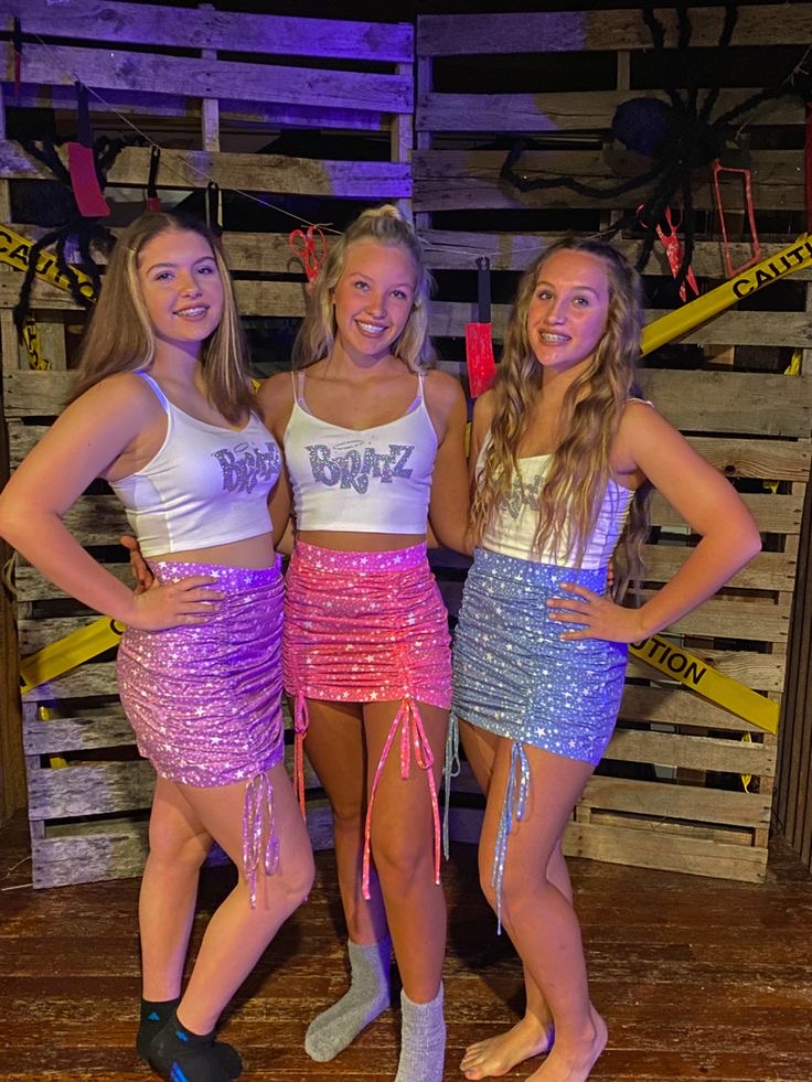 33 INSANELY CREATIVE & HOT TRIO HALLOWEEN COSTUMES