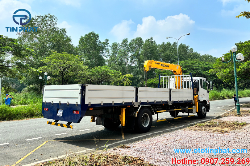  xe tải cẩu ud 2 chân gắn cẩu Soosan SCS524