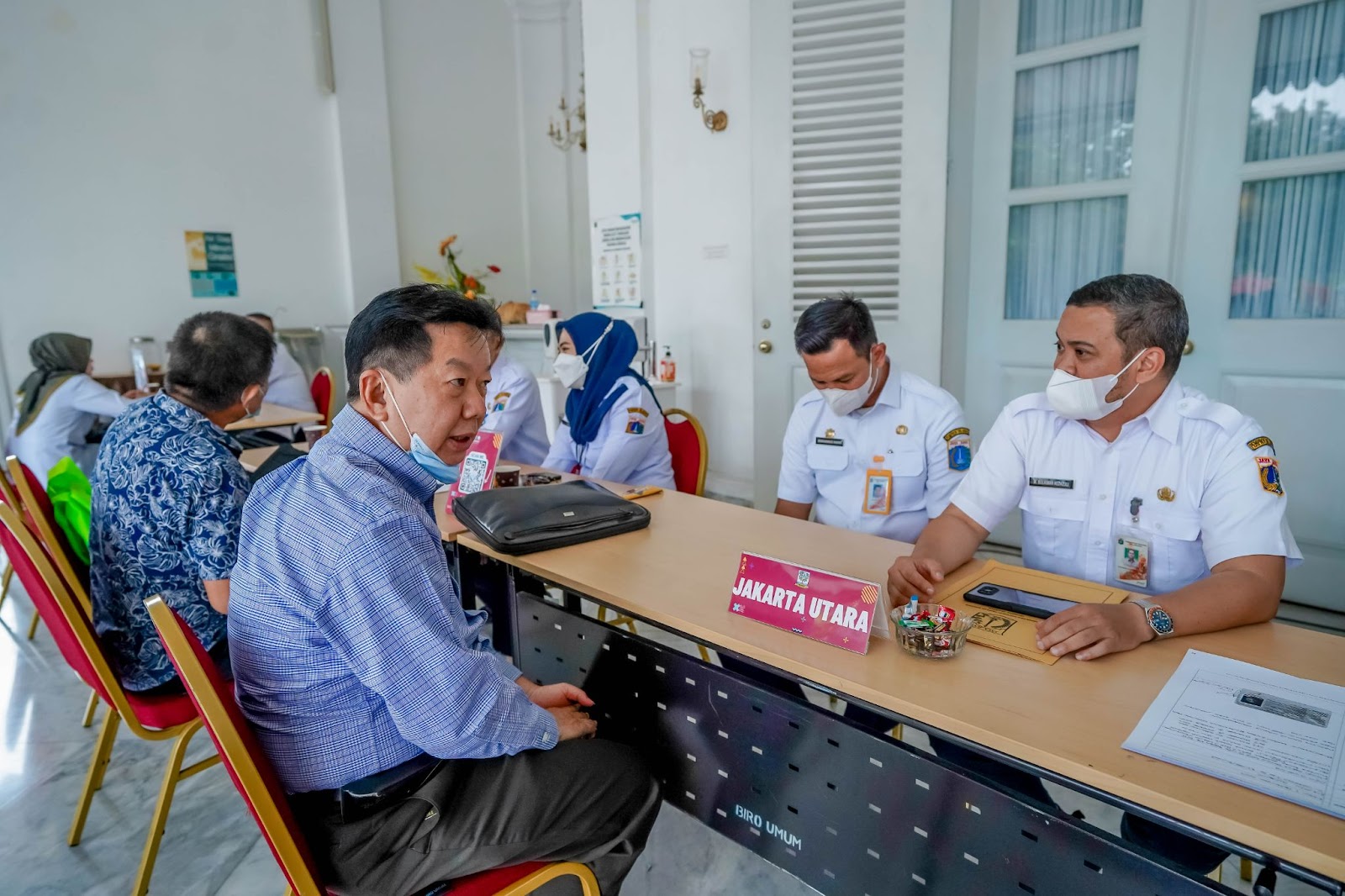 Reporting face-to-face at Pendopo Balai Kota. Source: Jakarta Smart City