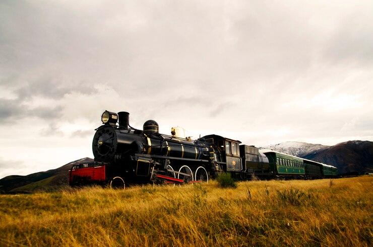 Top 10 Historic Train Journeys for Solo Female Travelers