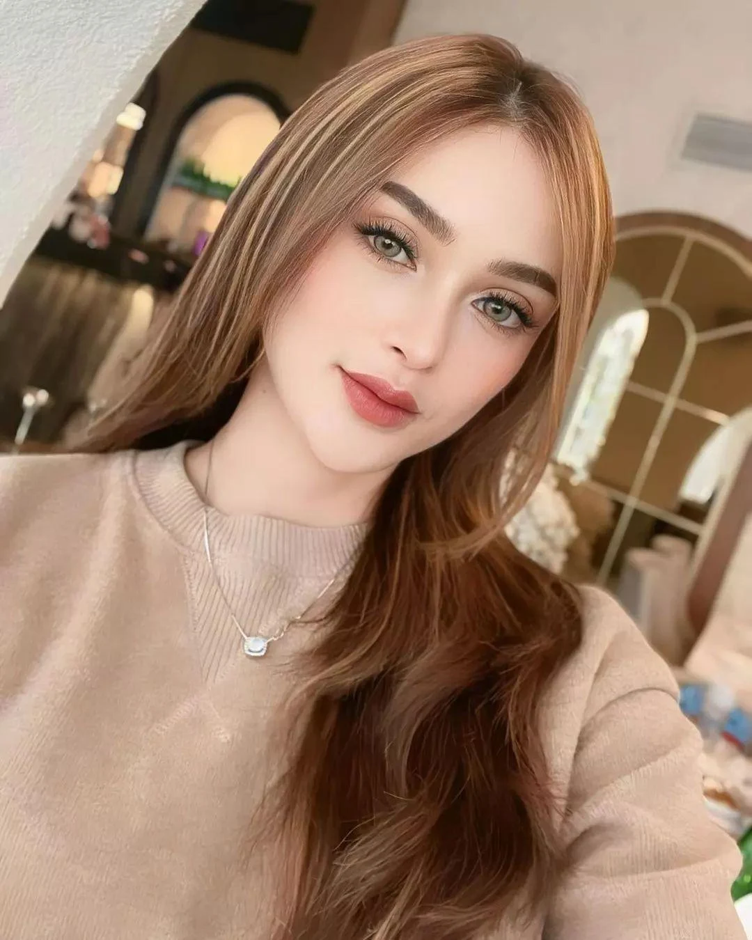 Wanita Panas yang Membuatmu Lupa Waktu, wanita panas, lupa waktu, cewek seksi