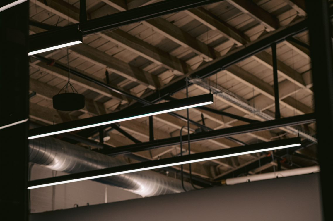Comparing Lighting Life spans: Which Lasts Longer?