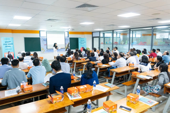 Cambridge University Press Vietnam Expert Shares Strategies for Designing Differentiated Teaching and Learning Activities with Faculty of English 24