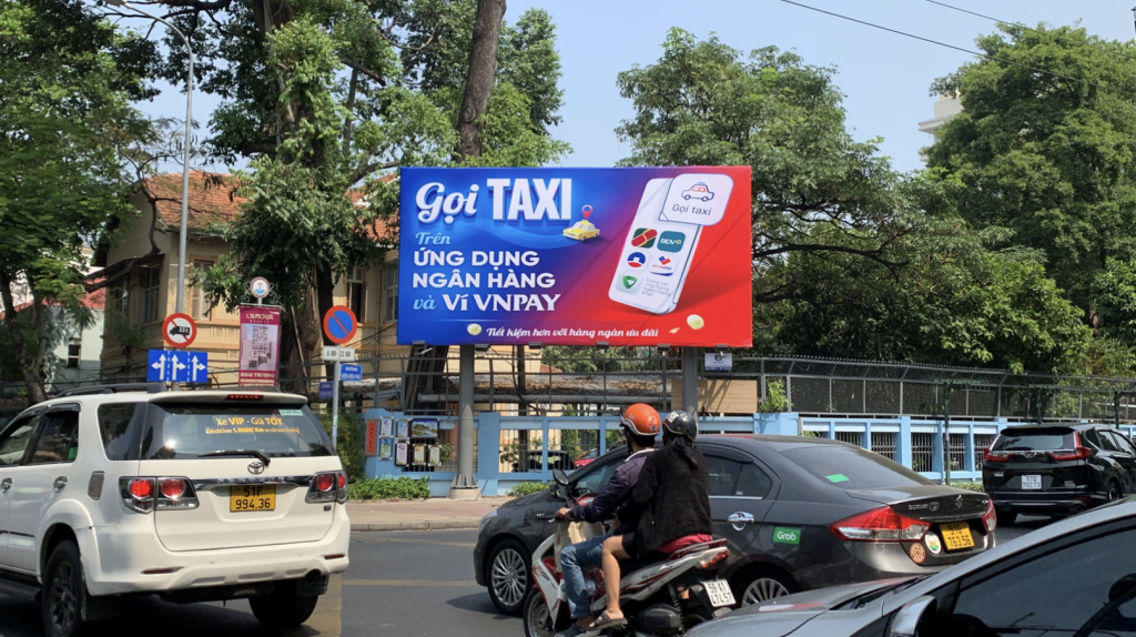 thuê billboard tại quận 10
