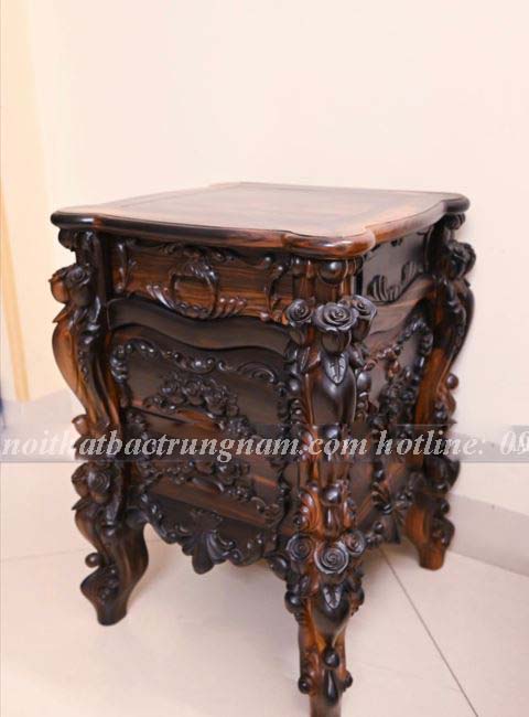 Tủ đầu giường cổ điển tinh tế