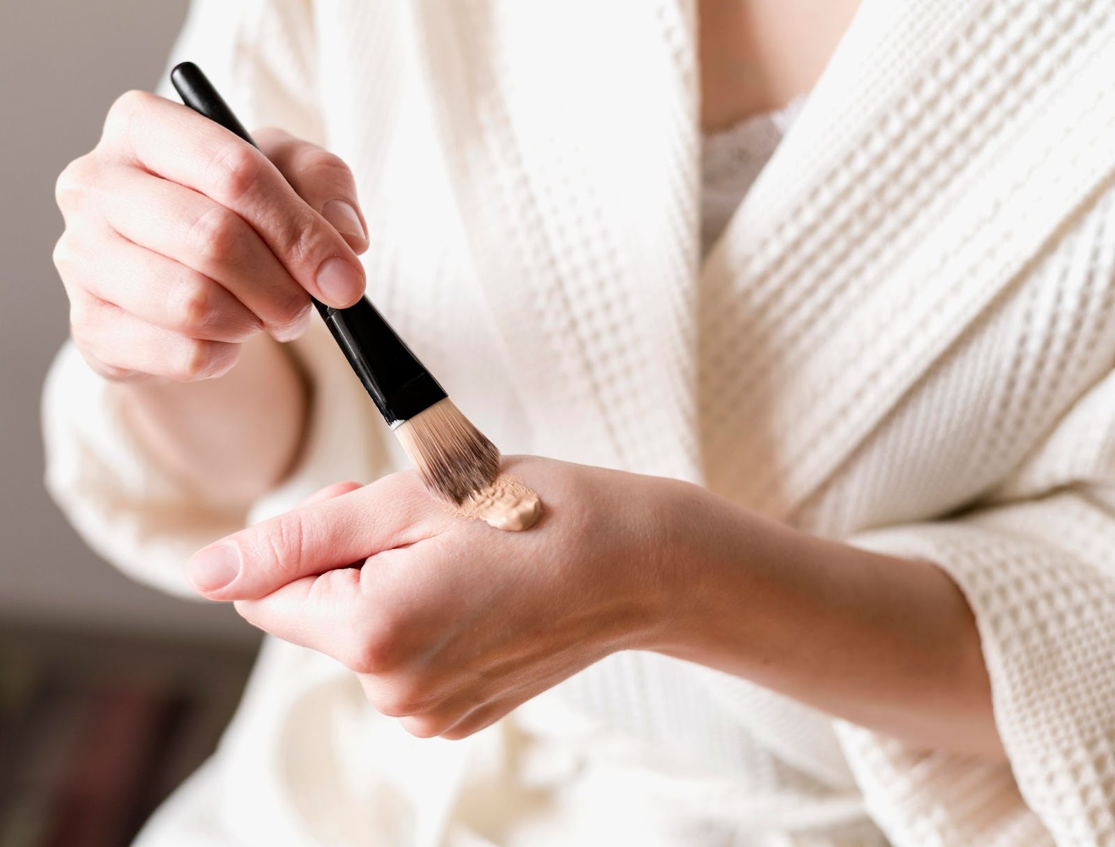  Tips for Choosing the Right Drugstore Foundation