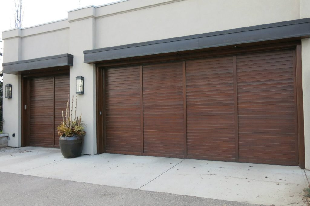 garage door width