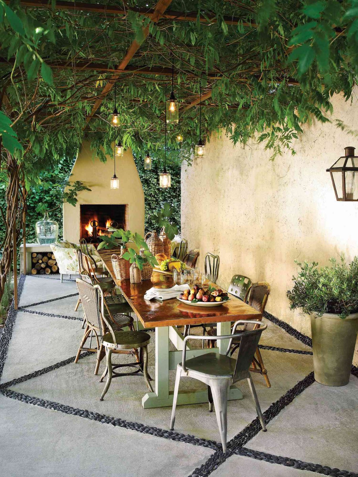 Mediterranean Outdoor Dining Ideas