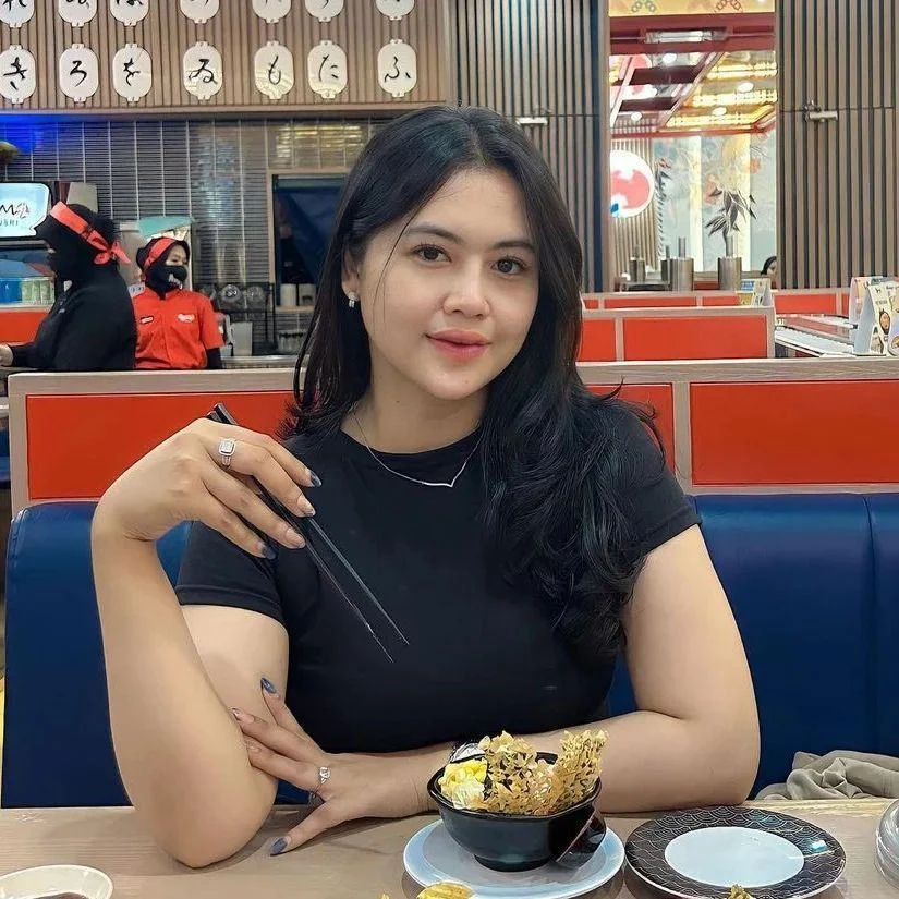 Gadis Cantik Membuat Dunia Terasa Membeku, gadis cantik, dunia membeku, cewek memesona