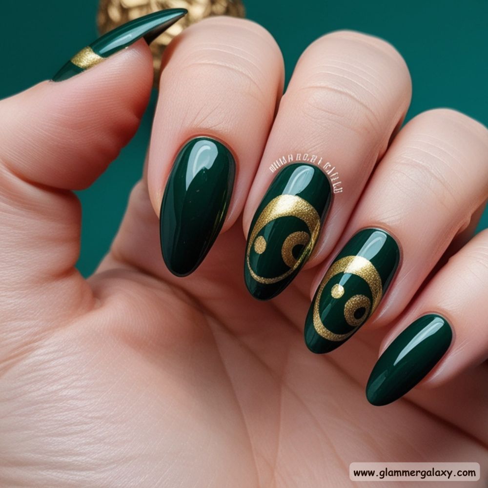Winter and Fall Dark Green Nails having Elegant Swirls
