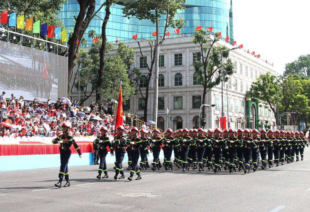 hình ảnh tổng duyệt 27/4