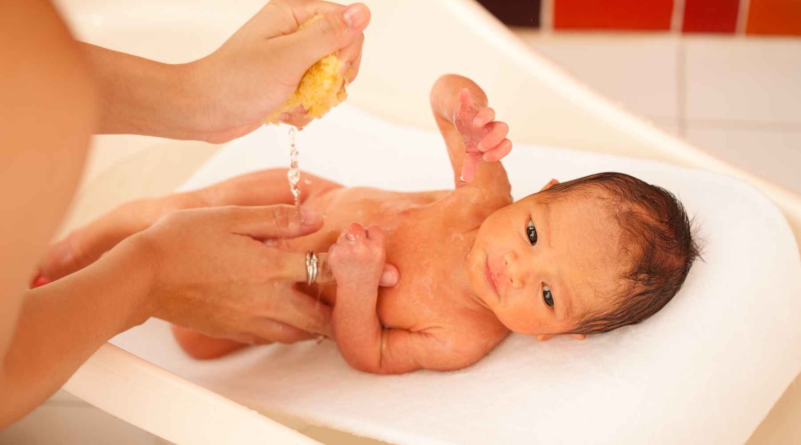 How to Bathe Your Newborn Baby