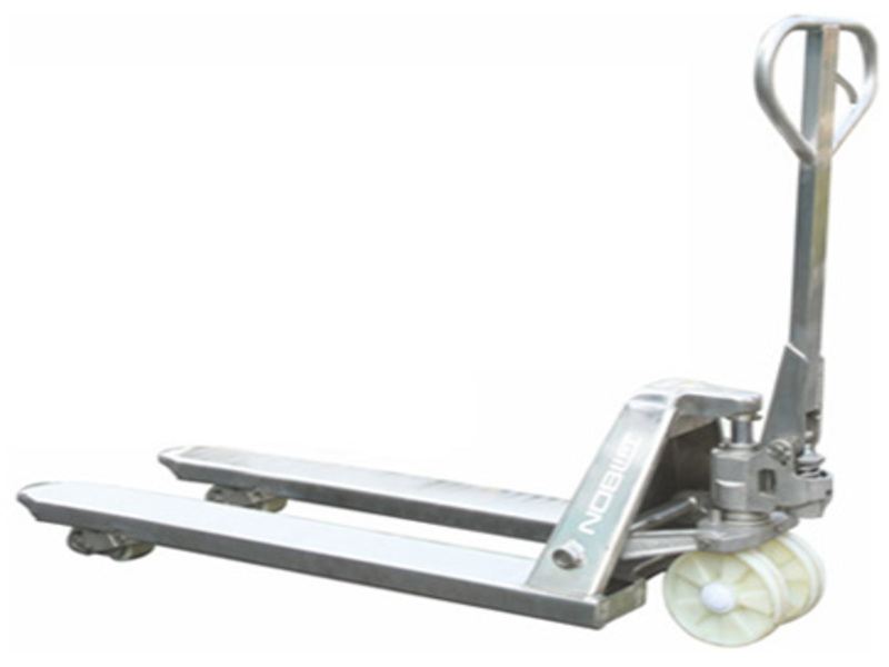 Xe nâng inox có cấu tạo đặc biệt nên giá thành đầu tư ban đầu cũng sẽ cao hơn so với các loại khác Xe nâng inox có cấu tạo đặc biệt nên giá thành đầu tư ban đầu cũng sẽ cao hơn so với các loại khác