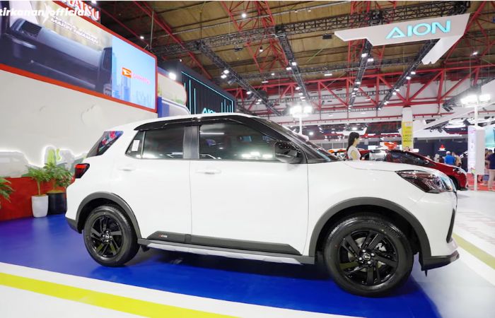 3. Daihatsu Rocky