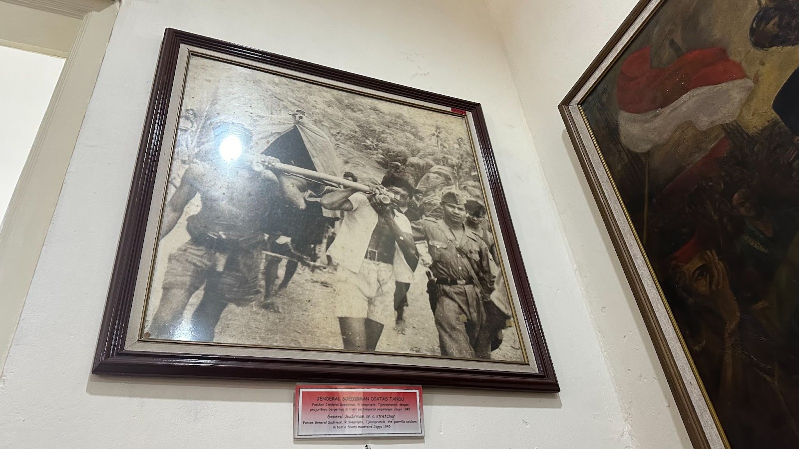 Foto Jenderal Soedirman di Tempat Bersejarah Gedung Joang '45