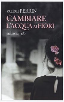 Immagine che contiene testo, libro, poster, vestiti

Il contenuto generato dall'IA potrebbe non essere corretto.