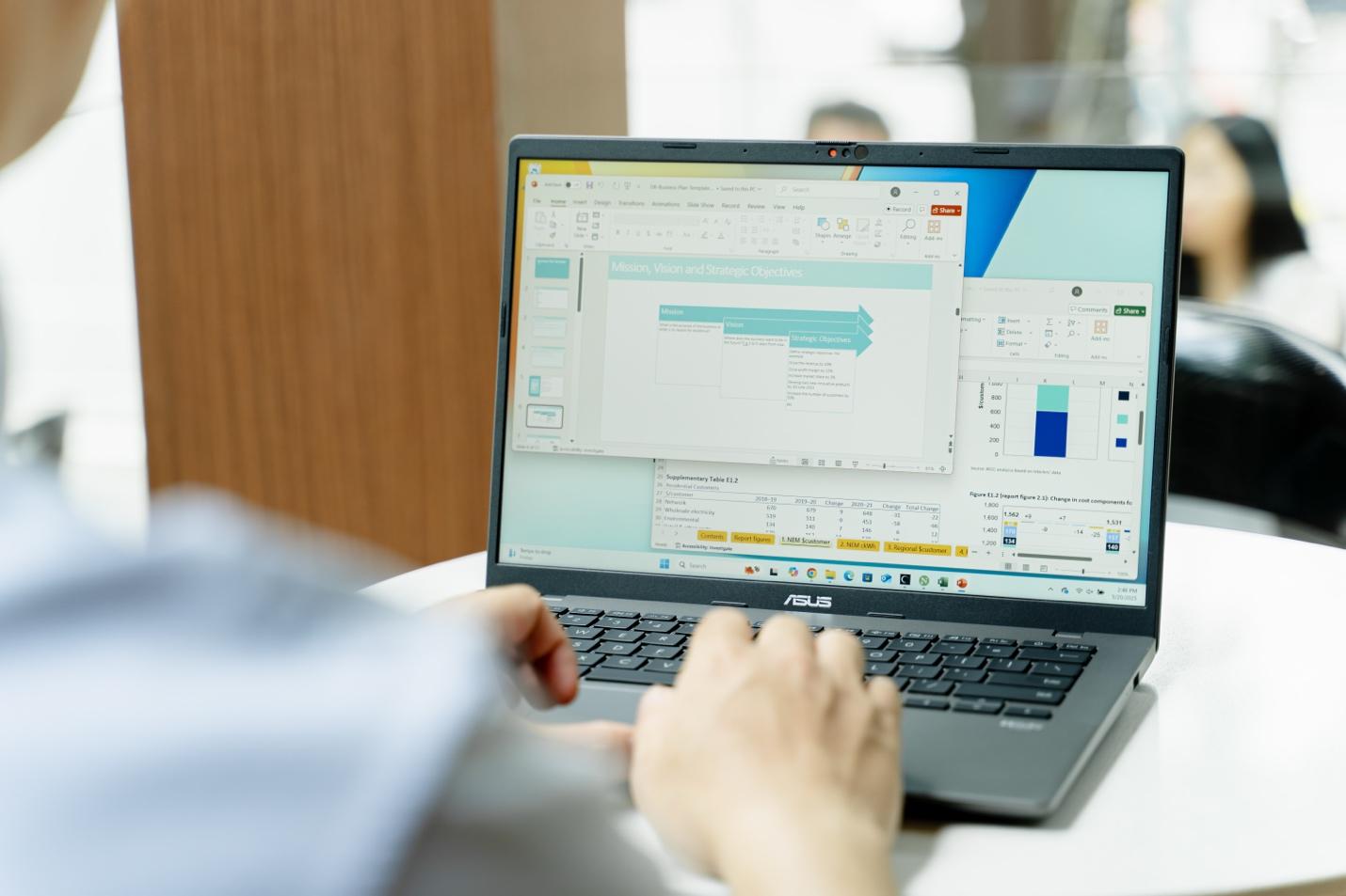 Vivobook S14