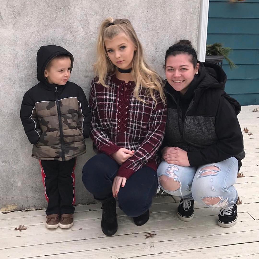 Does Loren Gray have siblings?