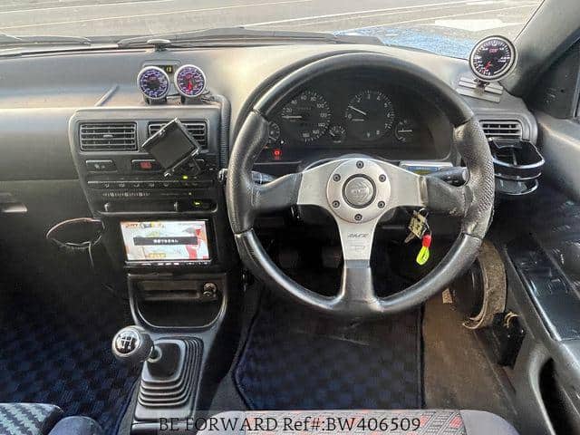 Toyota Starlet
Black
Glanza
Interior
Dashboard
Steering wheel
