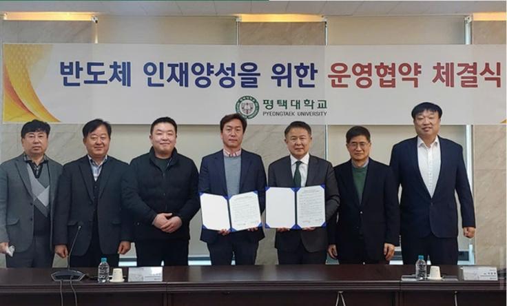 A group of men holding papers

AI-generated content may be incorrect.