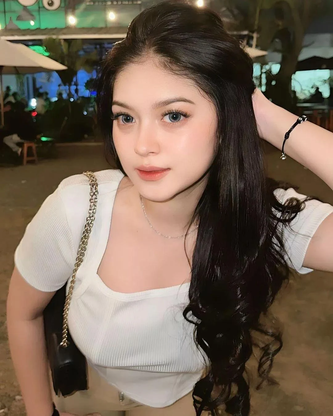 Wanita Panas yang Membuatmu Lupa Waktu, wanita panas, lupa waktu, cewek seksi