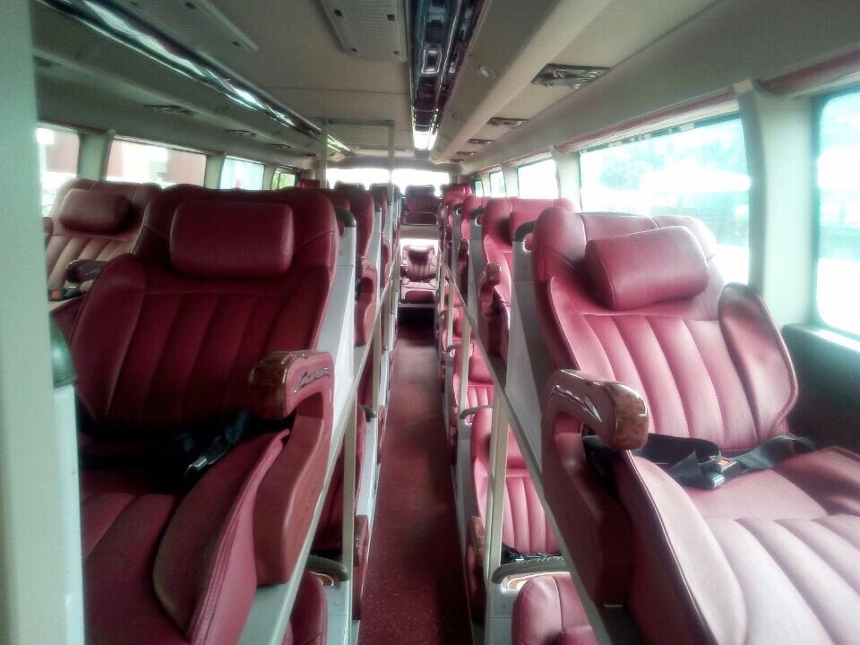 ngoc cuong bus interior