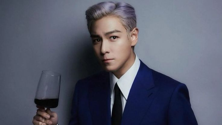 This contains an image of BIGBANG member T.O.P 