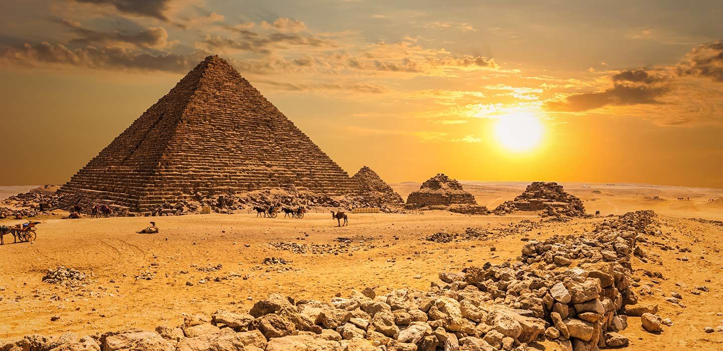 The pyramids of giza ana can you go inside the pyramids