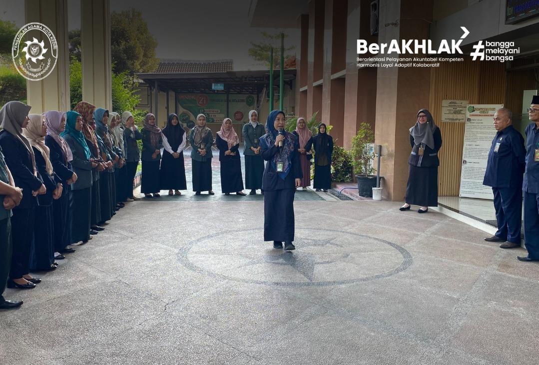 A group of women standing in a line

AI-generated content may be incorrect.