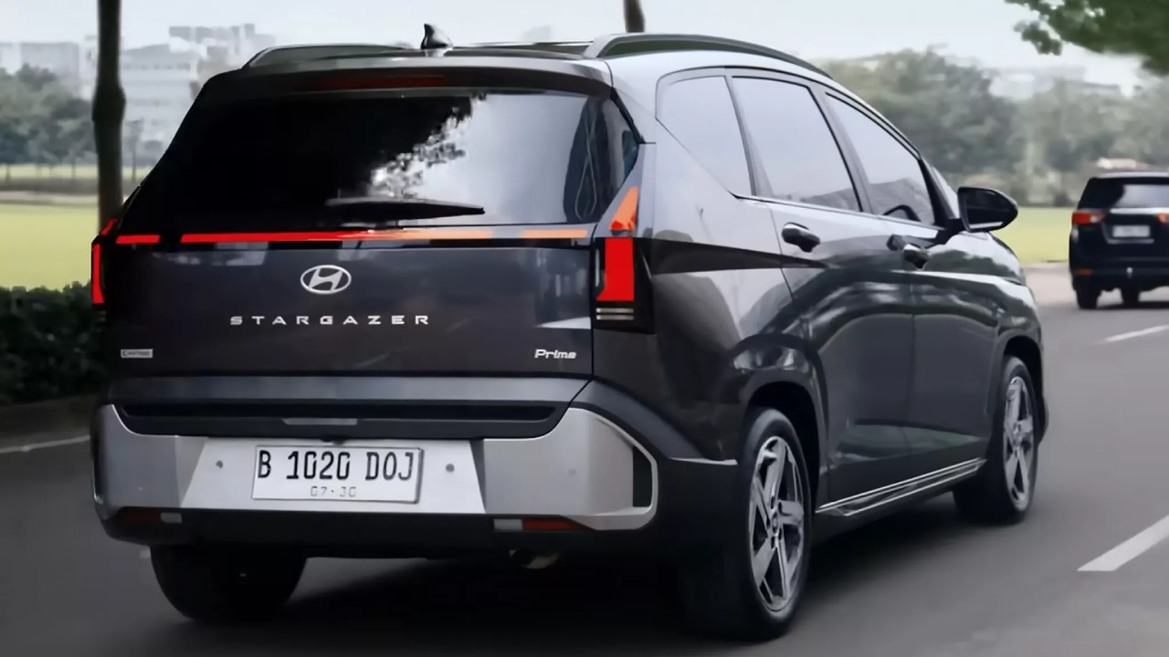 Hyundai updates its affordable minivans 