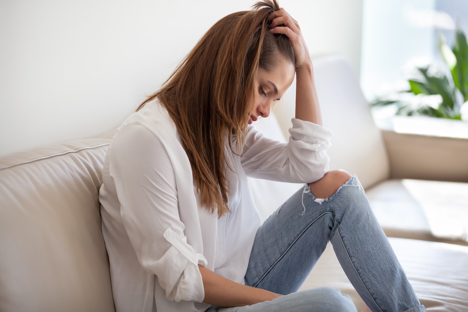 A heartbroken woman thinking | Source: Getty Images