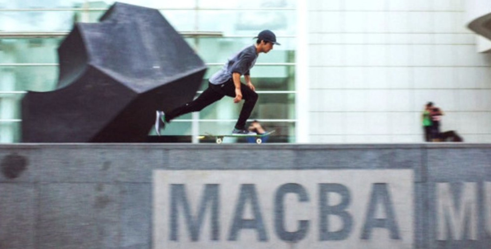 Skater en el MACBA de Barcelona