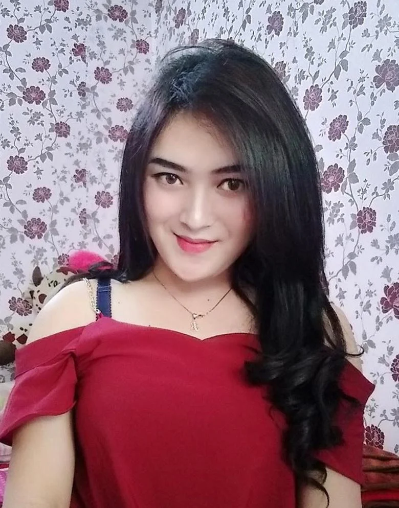 Senyuman Cewek Indo yang Bikin Lupa Dunia, cewek cantik indo, gadis manja, wanita muda