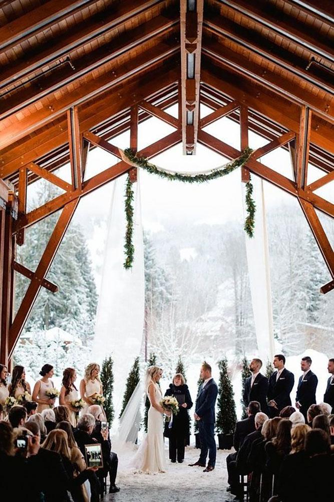 winter wedding photo ideas winter cremony christiegraham