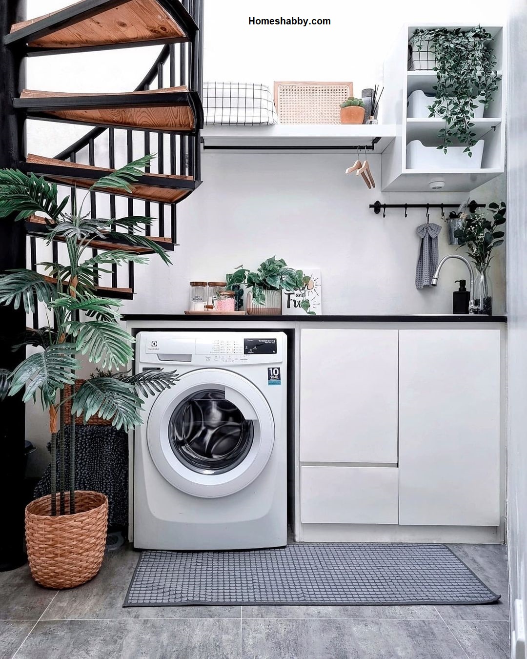 laundry di bawah tangga