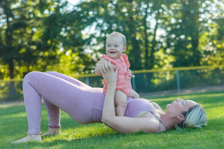 women doing belly exercises