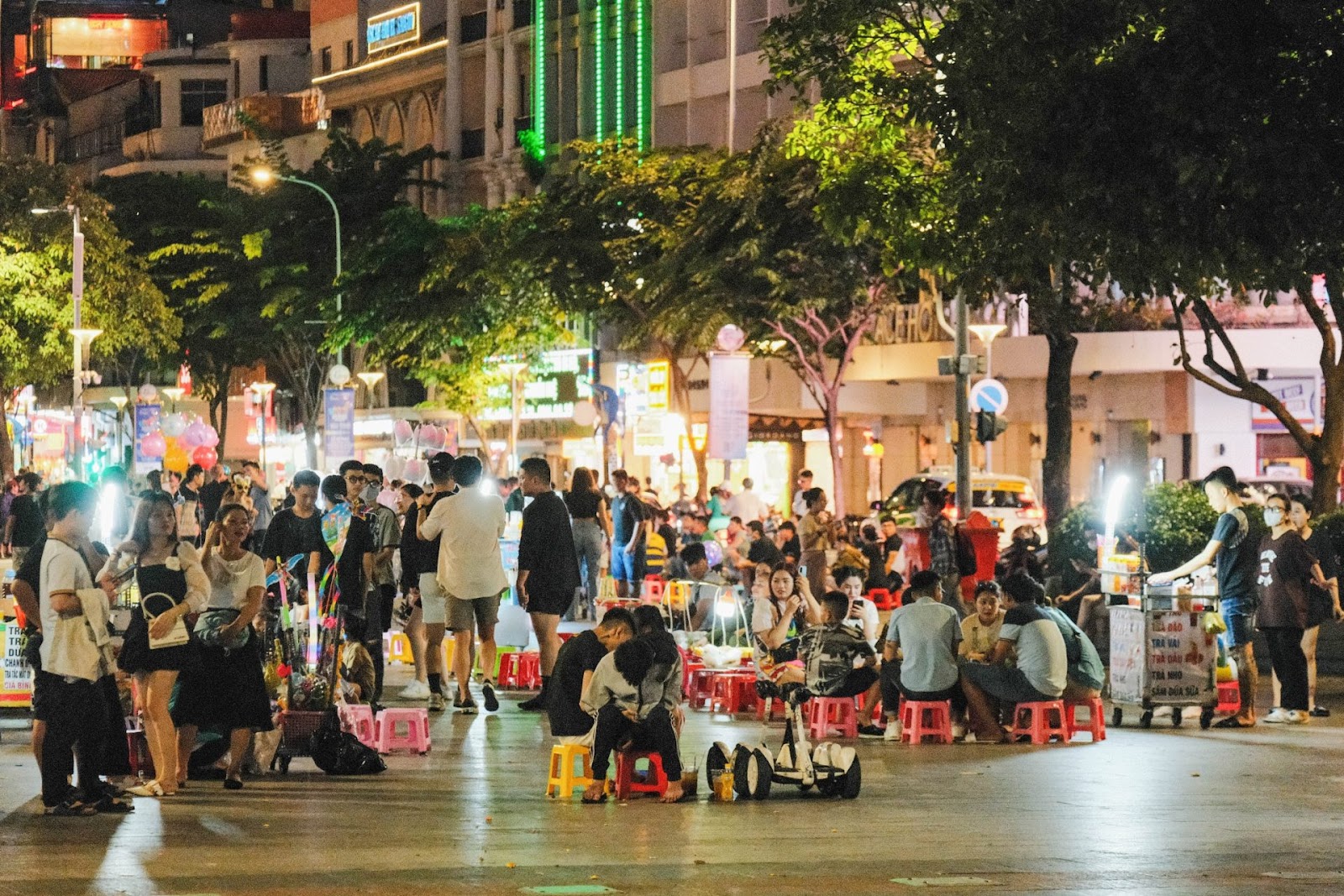 Quận 1 Có Gì Chơi Về Đêm