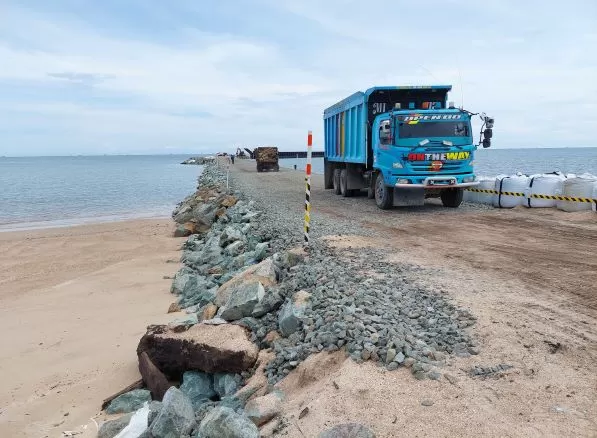 Pembangunan Jetty di KIHI Terkendala Perairan Dangkal - Prokal